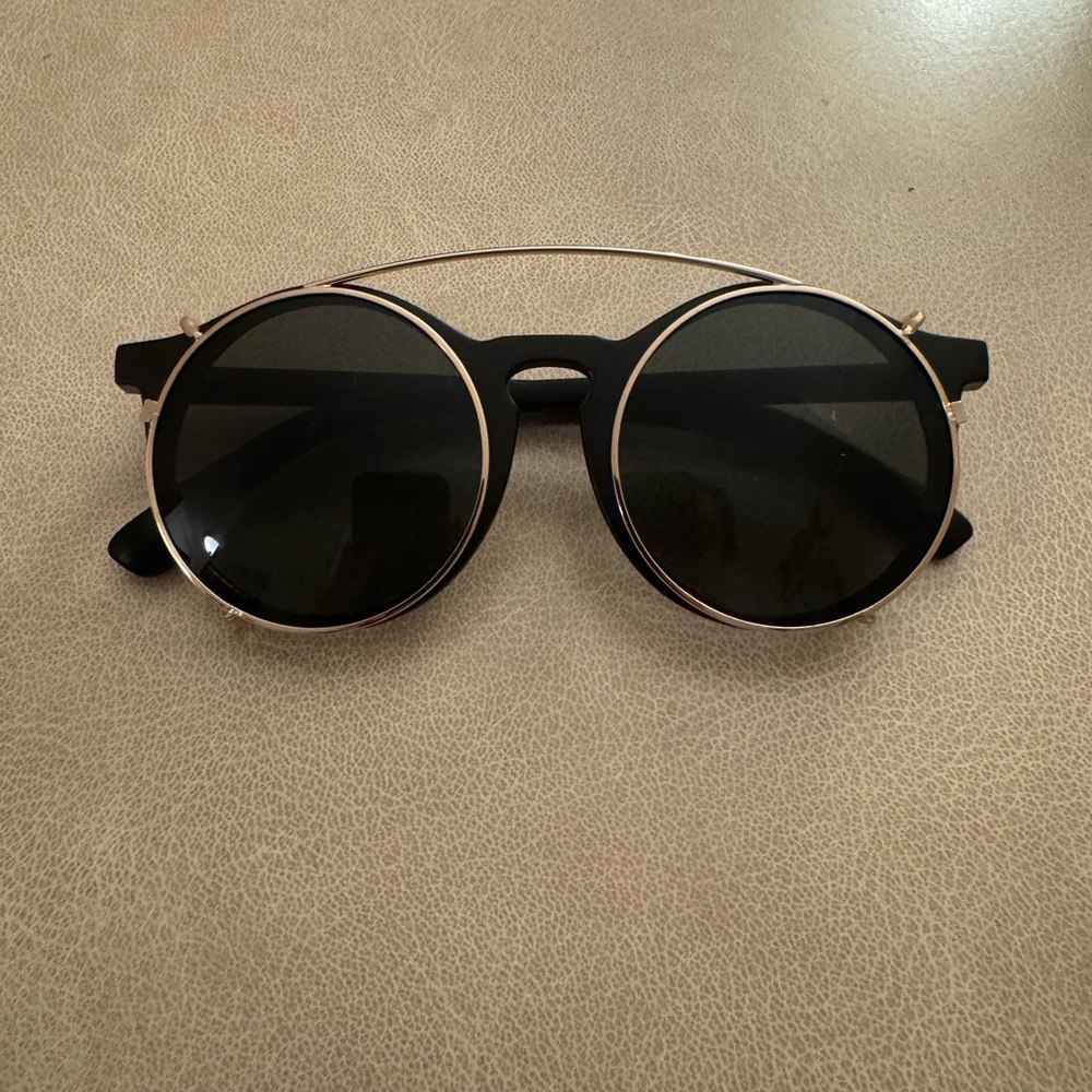 Stylish Black and Gold Round Detachable Sunglasses